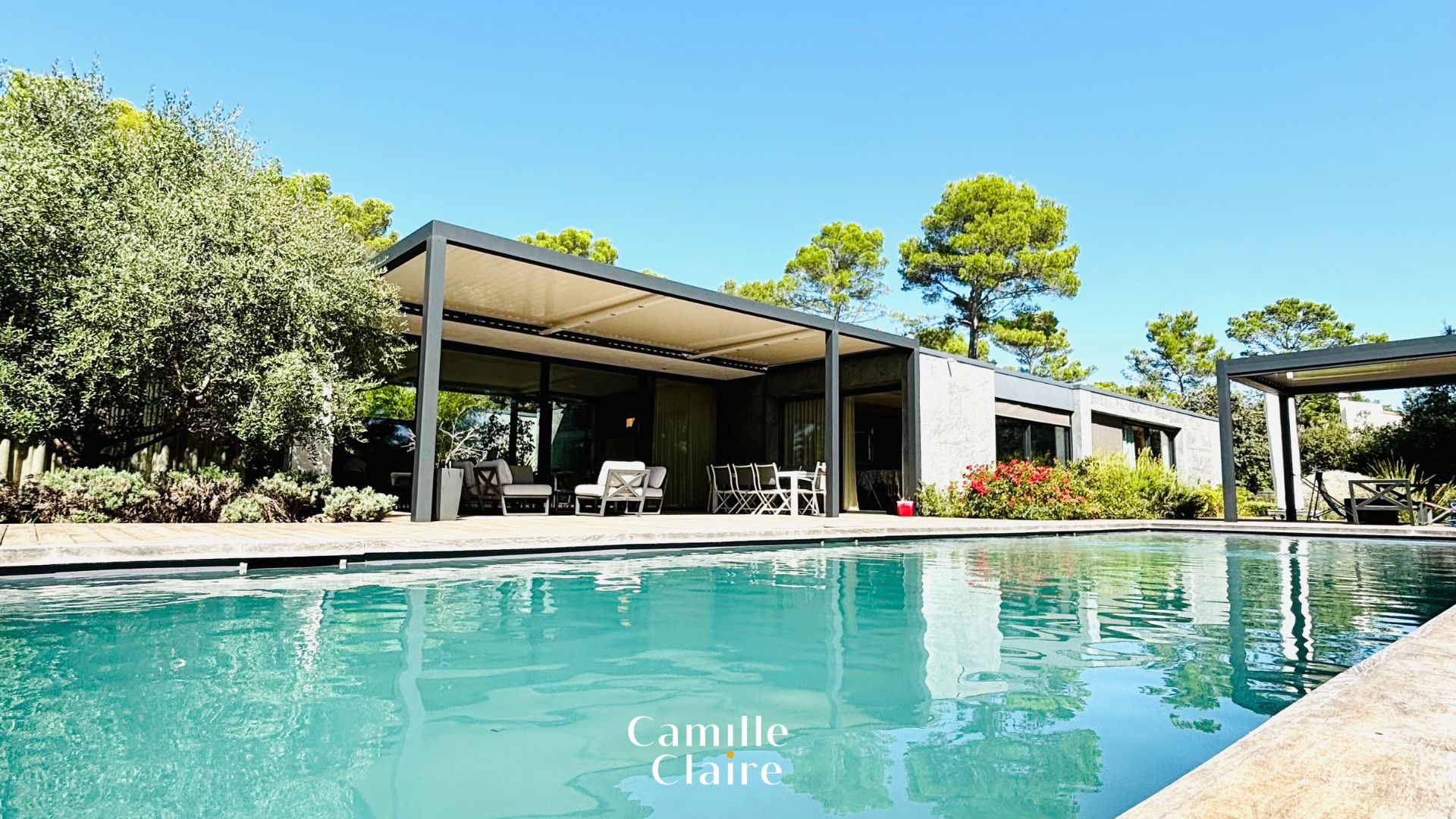 Vente Maison 240 St marc jaumegarde - Camille Claire Agence Immobilière Aix-en-Provence
