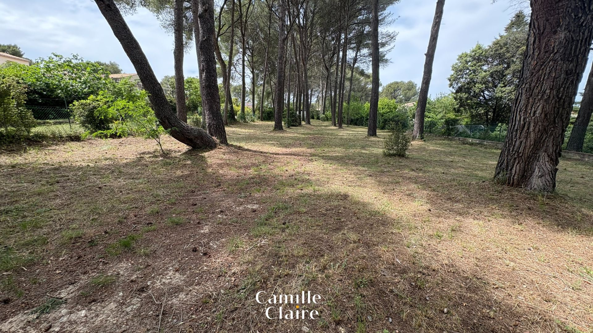 Vente Terrain 1400 Aix en provence - Camille Claire Agence Immobilière Aix-en-Provence